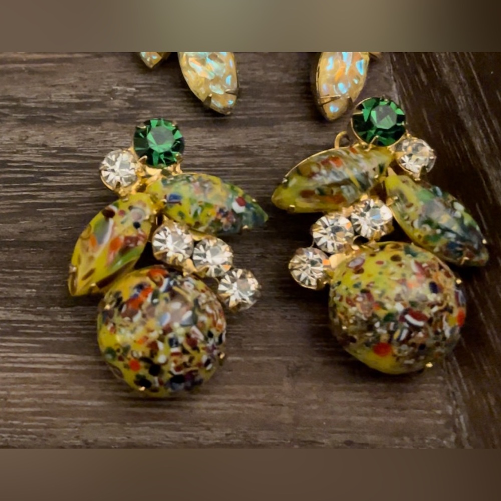 True Vintage Juliana Earrings Chartreuse Murano Glass Cabochon&Marquis+EmeraldGr